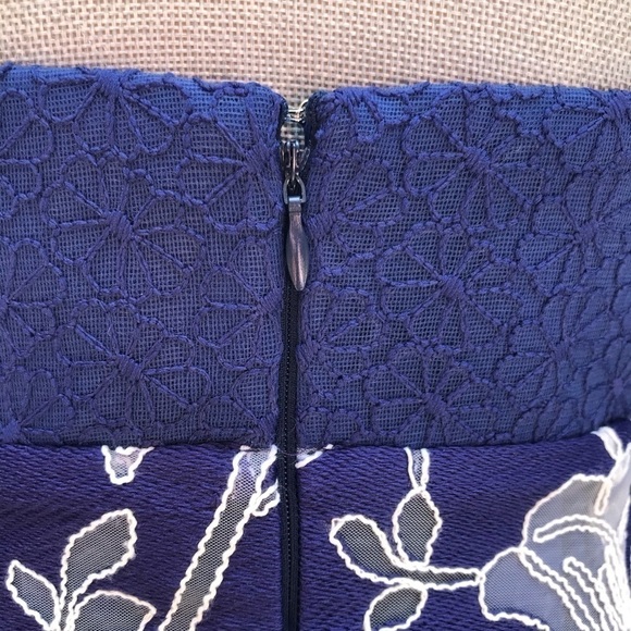 FOXIEDOX Blue/White Embroidered Tulip Dress NEW 4 - Picture 11 of 12